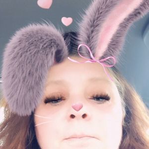 Meet your Posher, Mona